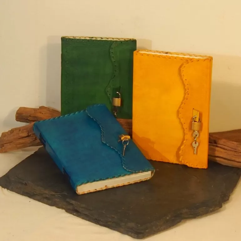 Carnets En Cuir*Skin Project Journal intime en cuir coloré - Cadenas - XL